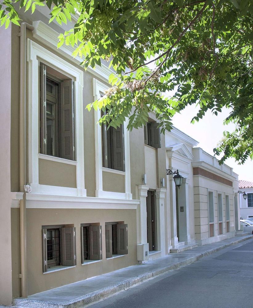 Tripodon Plaka In The Shade Of Acropolis By Ghh Atenas Exterior foto