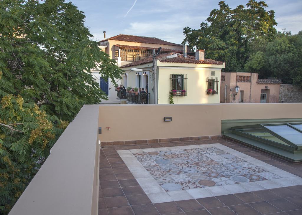 Tripodon Plaka In The Shade Of Acropolis By Ghh Atenas Exterior foto