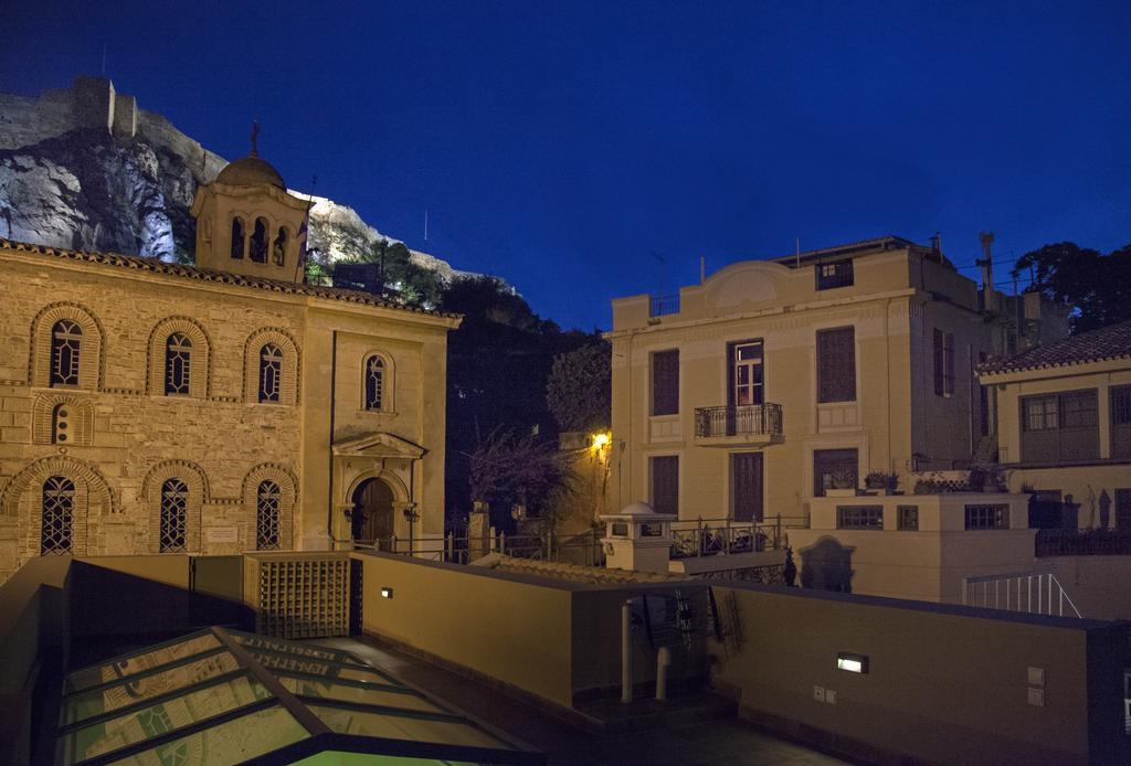 Tripodon Plaka In The Shade Of Acropolis By Ghh Atenas Exterior foto
